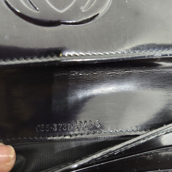 Gucci Patent Leather wallet - Picture 6 of 9